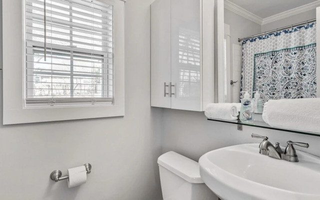 2 bedroom, Georgia Avenue