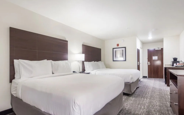 Cobblestone Inn & Suites