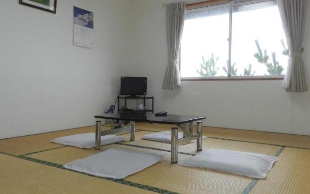 Sado Bellemer Youth Hostel – Guest Rooms – Sado