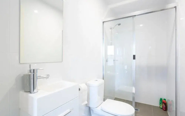 Boutique Apartment - Nearby Transport & Mall