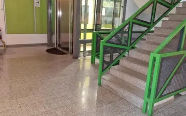 Studio Modern.