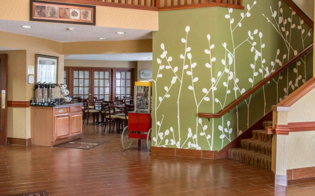 Sleep Inn & Suites - Airport