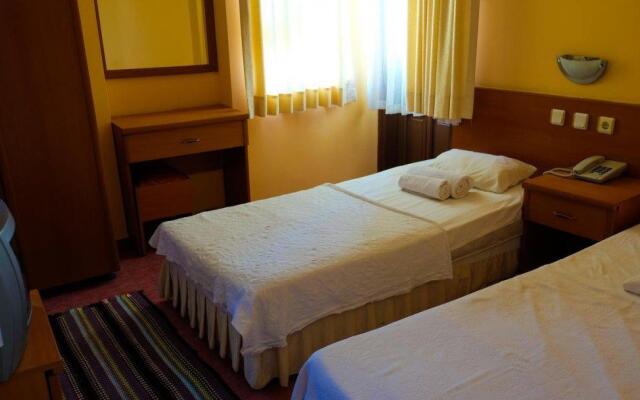 Amanda Hotel