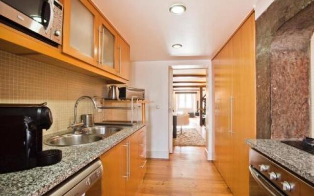 Bmyguest - Downtown Luxury Apartment