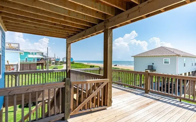 Oceanfront Manor 4 Bedroom Home
