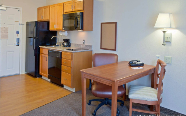 Candlewood Suites Pearland by IHG