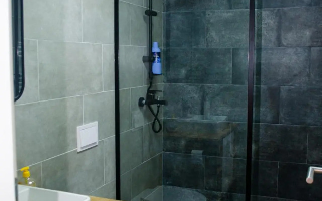 Lovely 1-bedroom rental unit with free parking