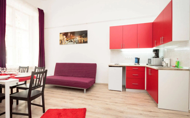 Grand Boulevard Apartments