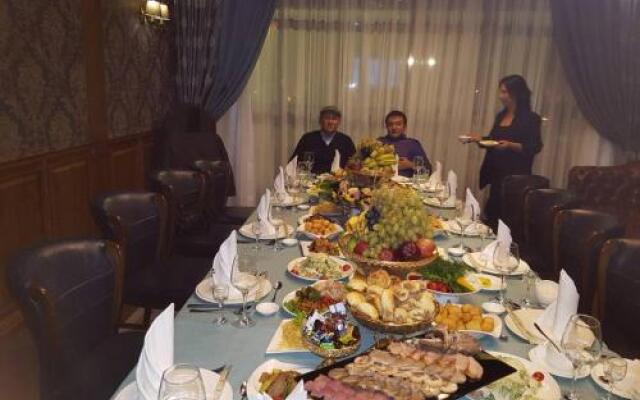 RAHAT Guest House in Toktogul