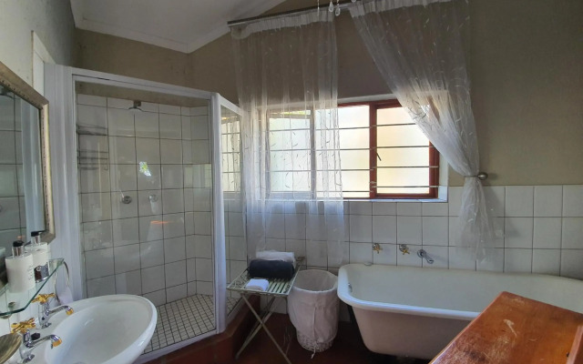 Waterhouse Guest Lodges 295 Indus Street