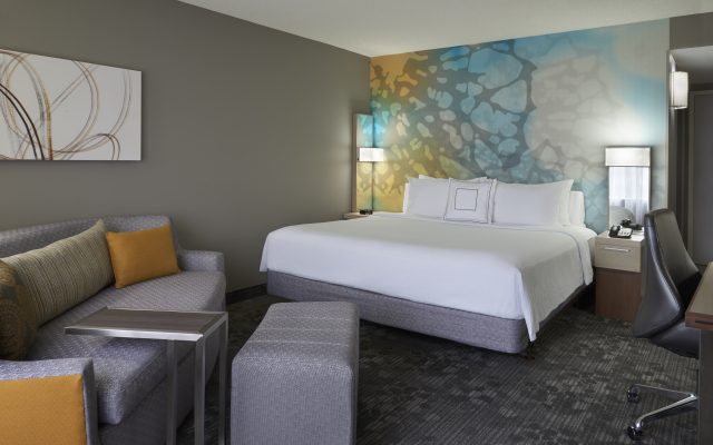 Courtyard by Marriott Toronto Airport