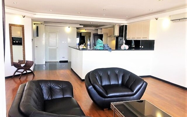 20th Floor 2-bed Condo With Stunning Views