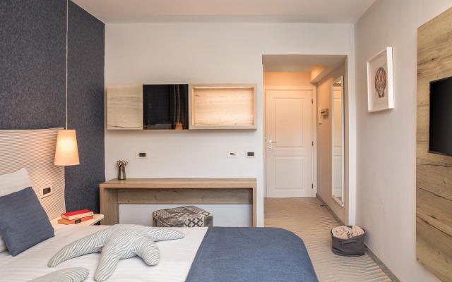 Hotel Feral – Все включено Light