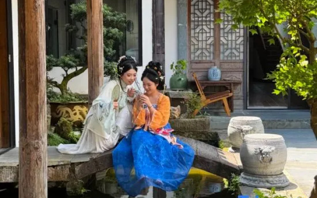 Seven Zero Inn – People – Huangshan