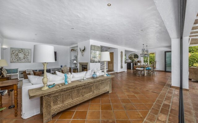 Seaview Countryside Charm Villa Almancil
