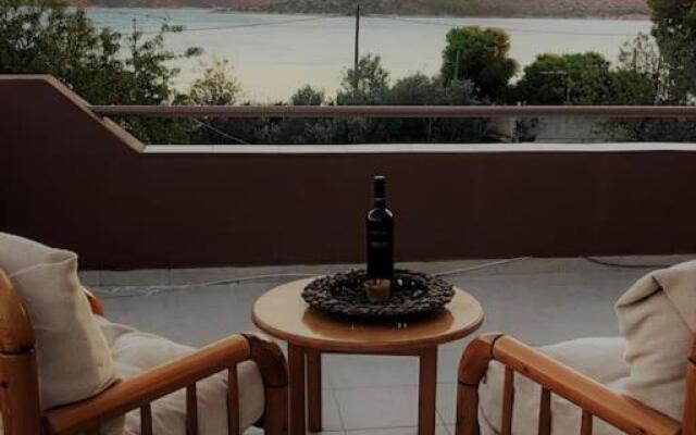 Penthouse Studio next to the Sea