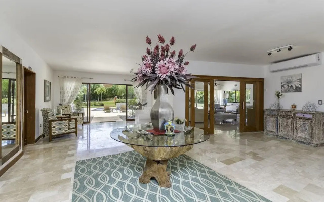 Luxurious 5-bdr villa at Casa de Campo