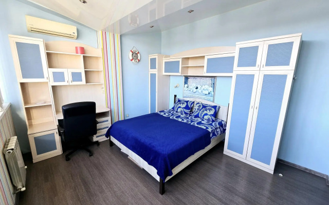 Apartments on Strawberry street 8A
