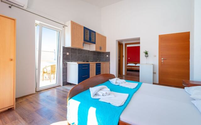 Bonvie Apartments in Center B3