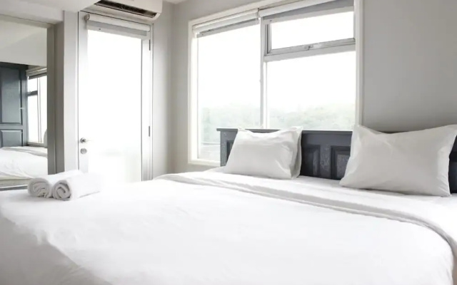 Spacious & Trendy Studio at Jarrdin Cihampelas Apartment