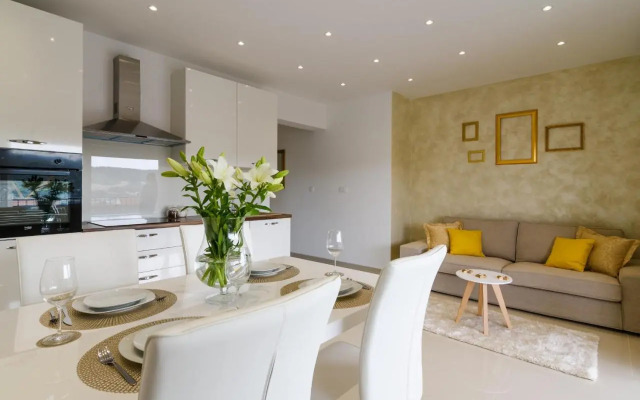 Villa Apartments AA 1