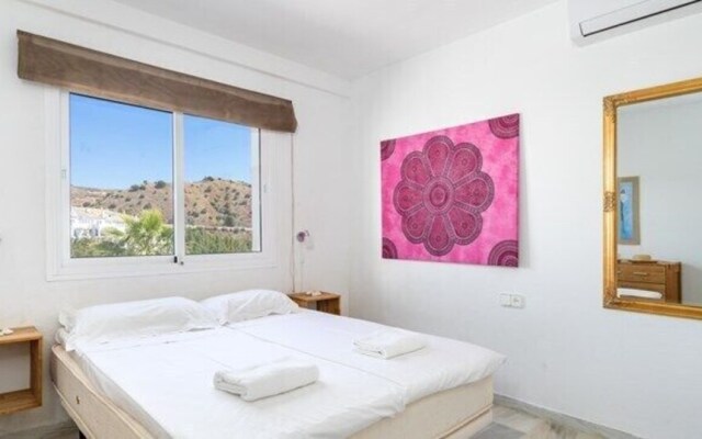 Fantastic Apart sea view and heated pool