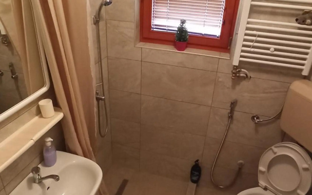Cosy room with a bathroom