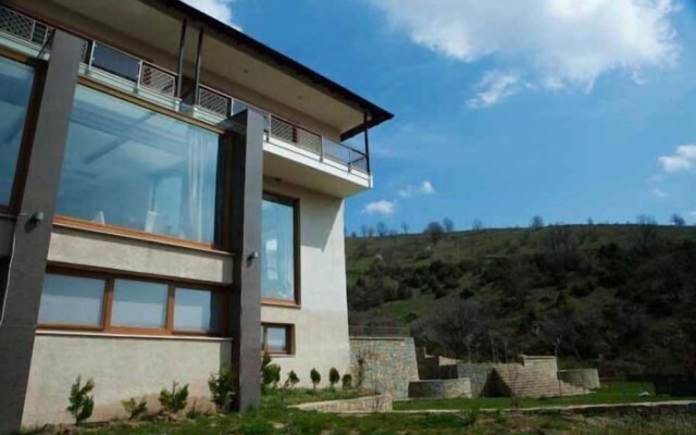 Veltsi Hotel
