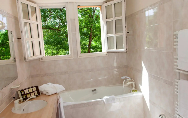 Golf Hotel Resort Val De Sorne