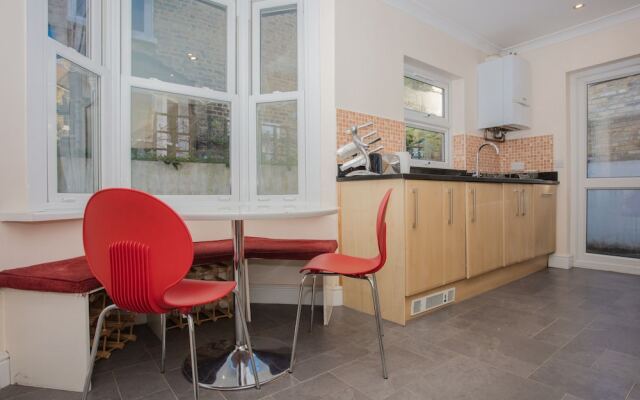 Spacious 4 Bedroom House in South Lambeth