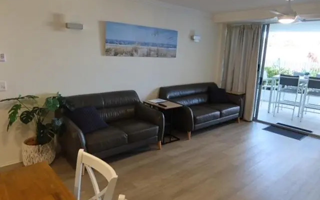 Ground Floor Luxury Oceanfront Apartment