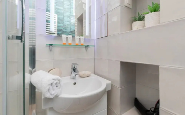 Apartment Rejtana Warszawa by Renters