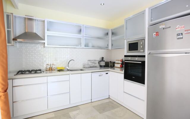 Villa Mucize by Akdenizvillam