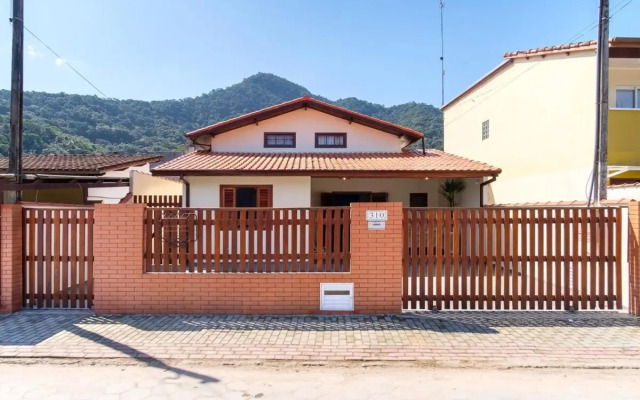 Bh 12: Casa Com Piscina, Perfeita E Bem Localizada!!!
