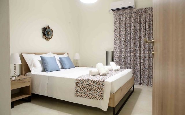 Best House Anakreontos