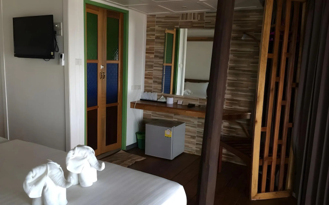 Apple Beachfront Resort