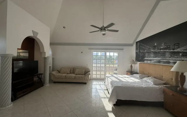 Hotel Zone Beach Villa