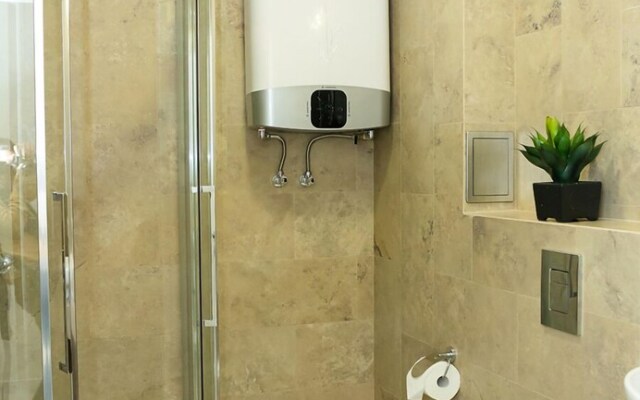 FM Luxury 2-BDR Apartment - Exclusive