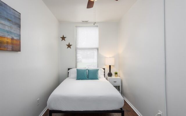 Apts at S 8th by NamaStay