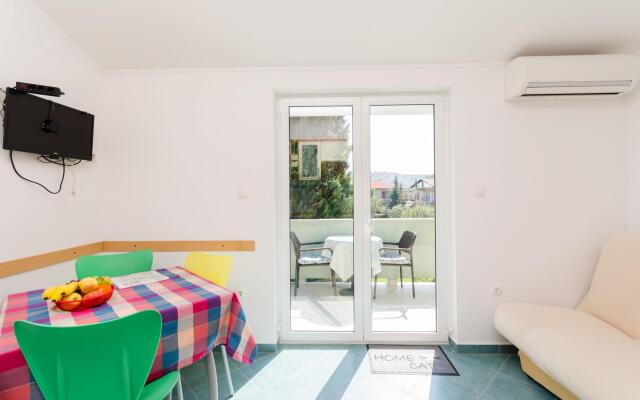 Apartments Ruzica M in Lopar - island Rab