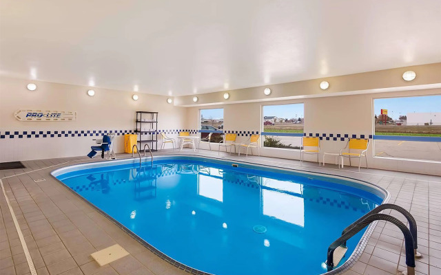 AmericInn by Wyndham Minot