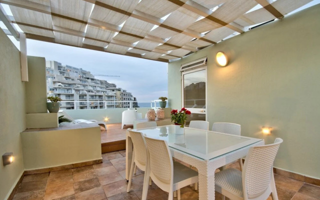 Seaviews Hilltop Beach House St Julians