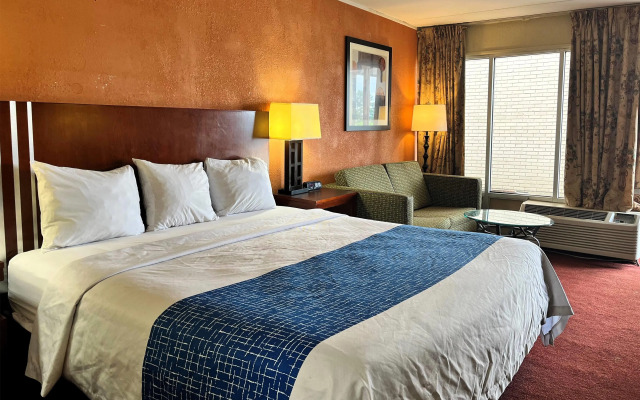 Travelodge by Wyndham Seymour