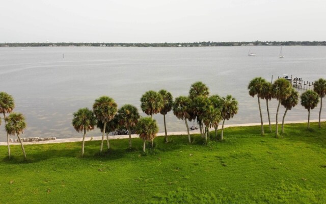 Palmetto Home w/ Manatee River Access!