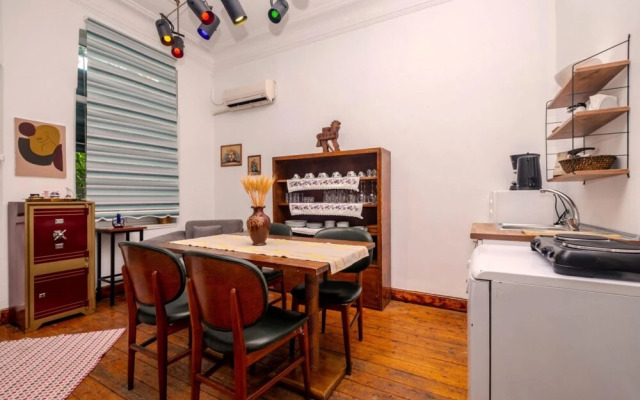 Lovely and Central Flat With Balcony in Cihangir