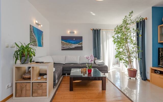 Romantic Oasis modern Apartment