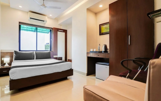Blissful Stays at Ramdaspeth Downtown