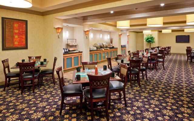 Holiday Inn South Plainfield-Piscataway by IHG