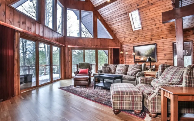 Pickerel Lodge - 4 Br Home