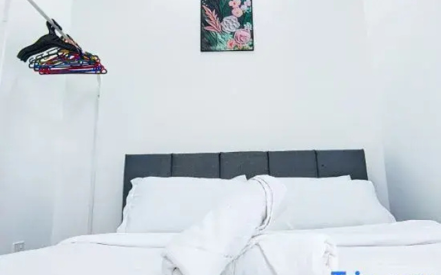 Peaceful Luxury at Tresor Klang by HCK